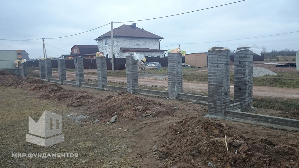После установки столбчатого фундамента